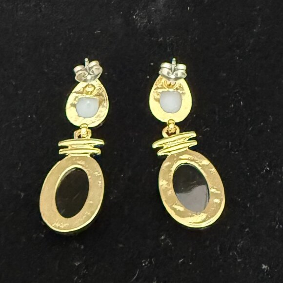3/$17 Modern Elegance Black Cabochon and Pearl Pierced Earrings - Picture 3 of 3